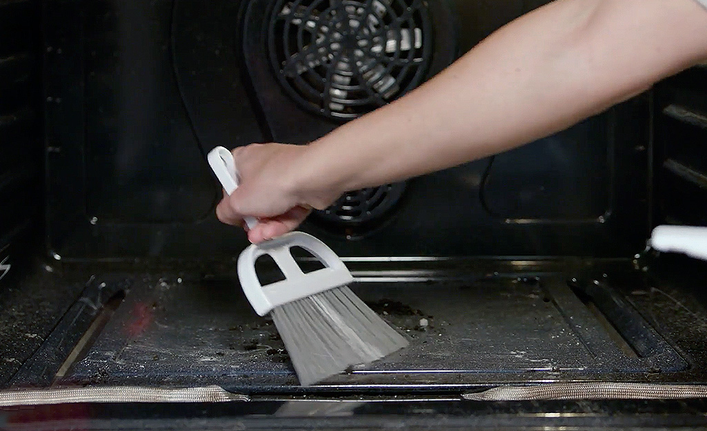 How to Clean an Oven Quickly: Fast Methods